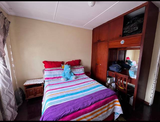 4 BEDROOM HOUSE FOR SALE IN SEA VIEW